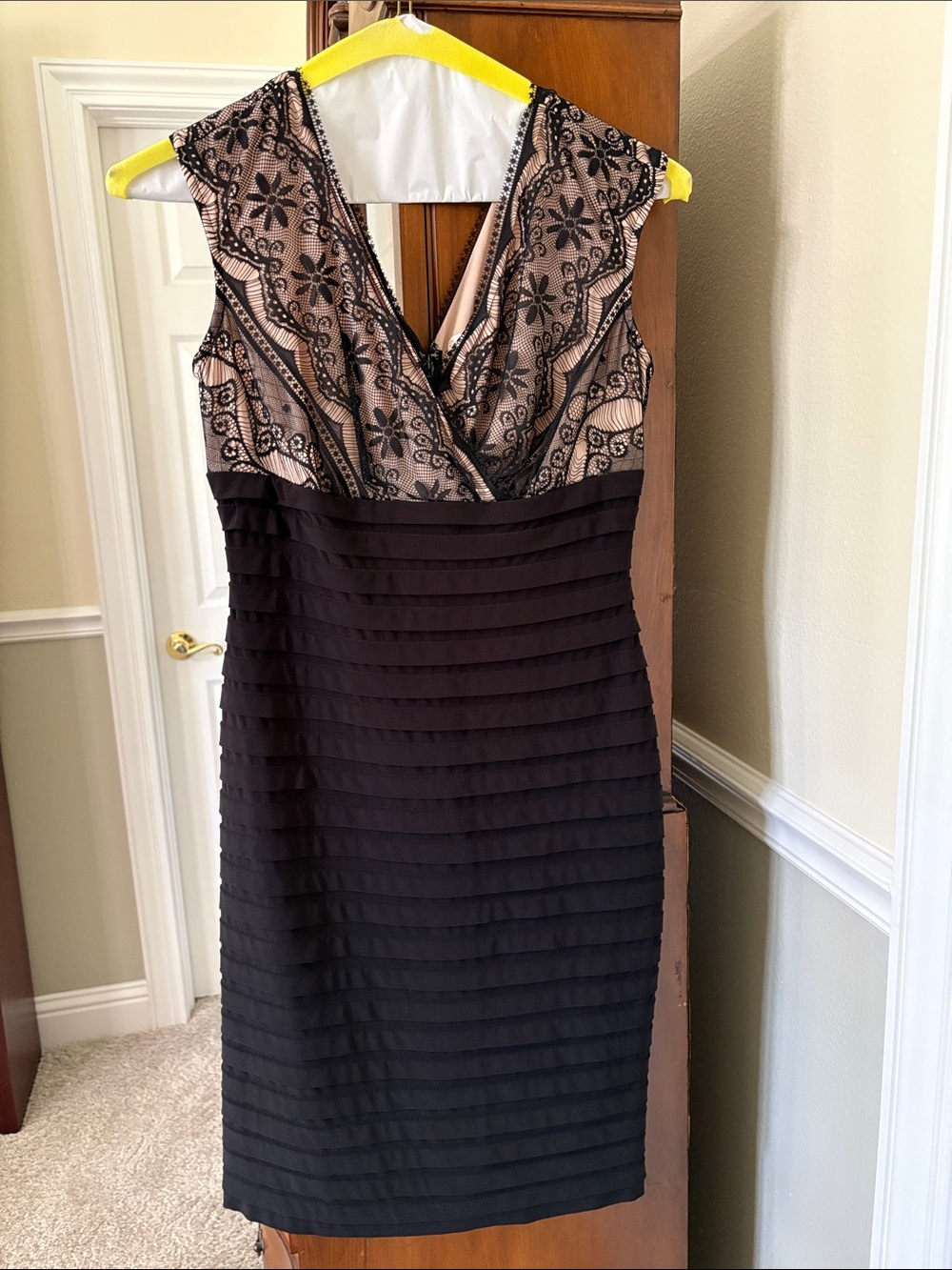 Elegant Black & Nude Floral Lace-Top Sheath Sleeveless Dress Formal Bodycon